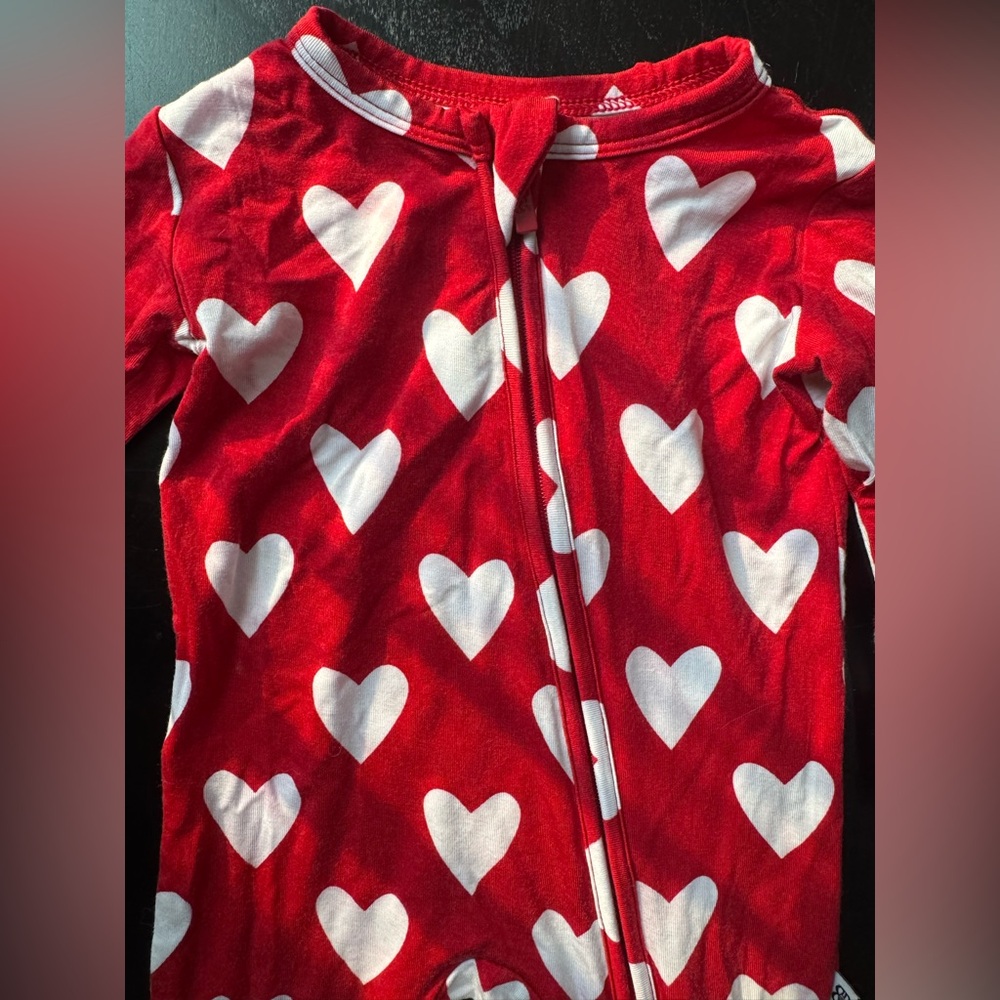 Bums & Roses Red Hearts Footie - Picture 2 of 7